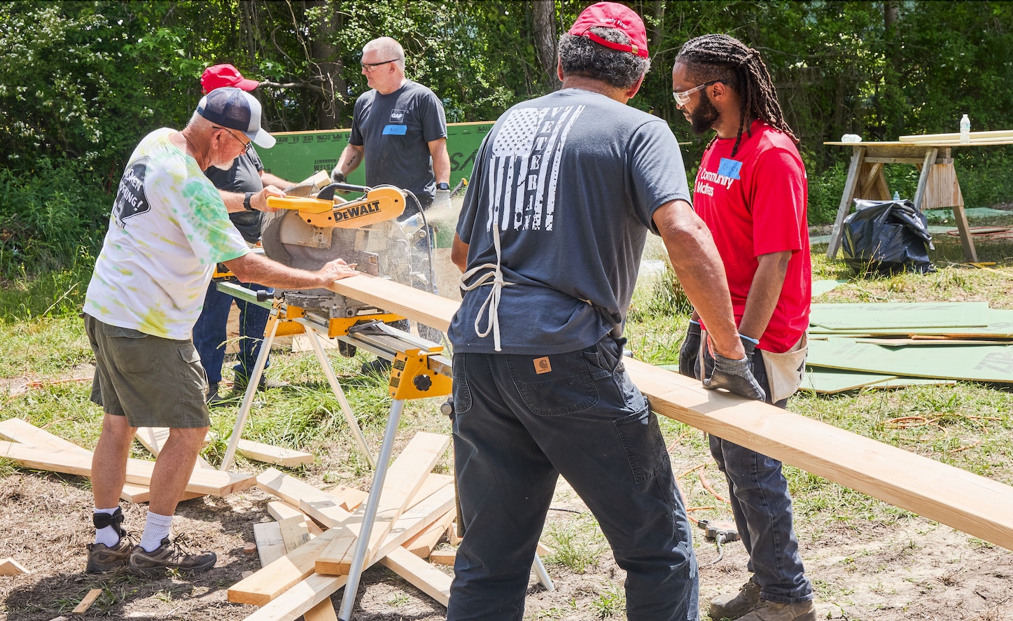 GAF VIBE Burgaw Group Members Volunteering with Habitat for Humanity