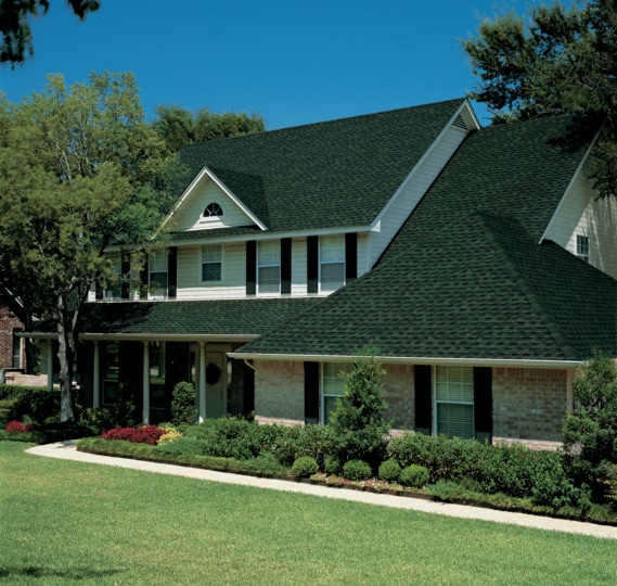 bold home Home qith HDZ Shingles in Hunter Green